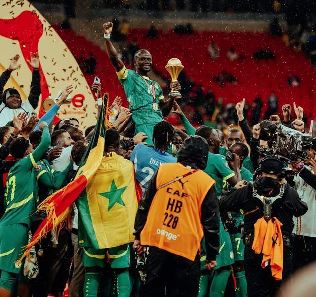 HuaTiHui-非洲杯夺冠！总统宣布：球员12万美元+1500平米土地 全国放假