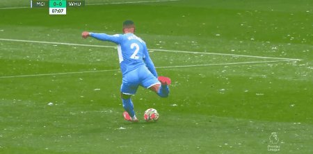 华体会官网-【英超】京多安、费尔南迪尼奥破门 曼城2比1西汉姆