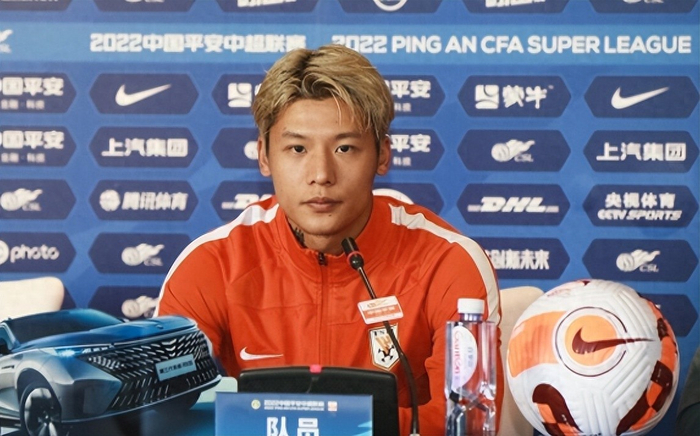 华体会体育-他曾两次被球迷视为鲁能离队热门，如今却依然能留队，值得期待|陈蒲|中超|重庆|邵佳一|国足_新浪体育_新浪新闻