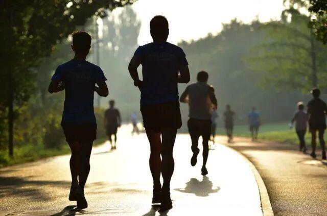 华体会APP-经济下行，2026年、2027年、2028年这三年，六大忠告要记牢！